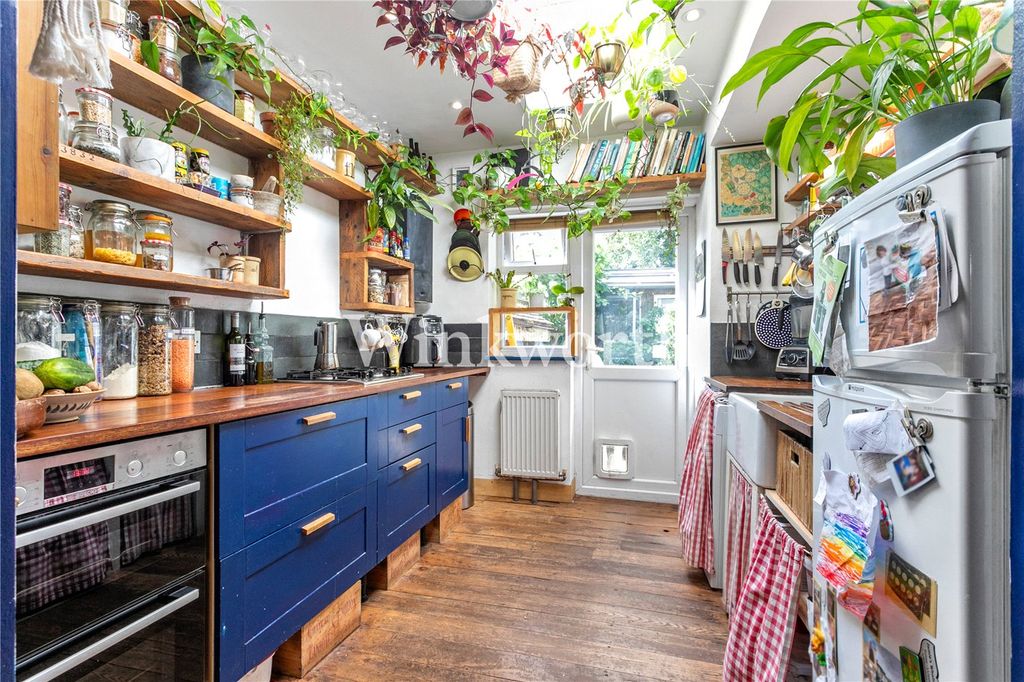 Property photo 3 of 16 Picture No. 06