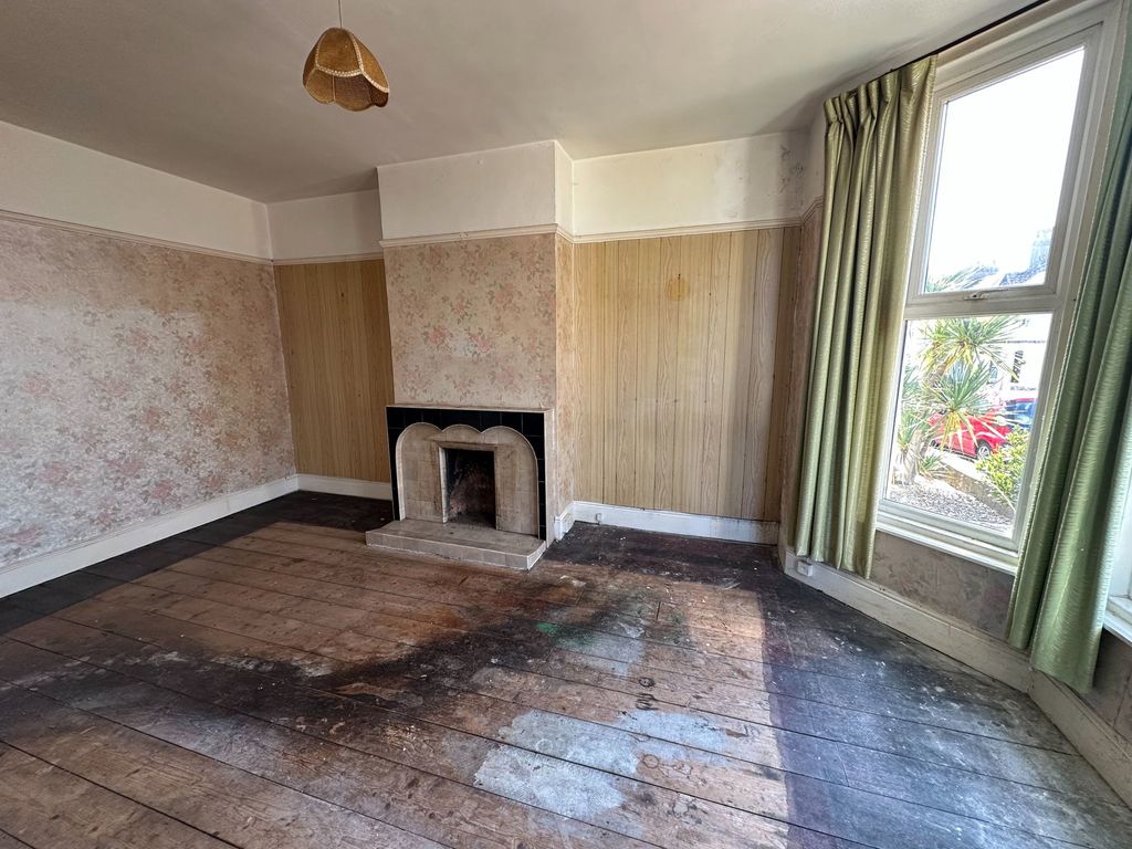 Property photo 3 of 15