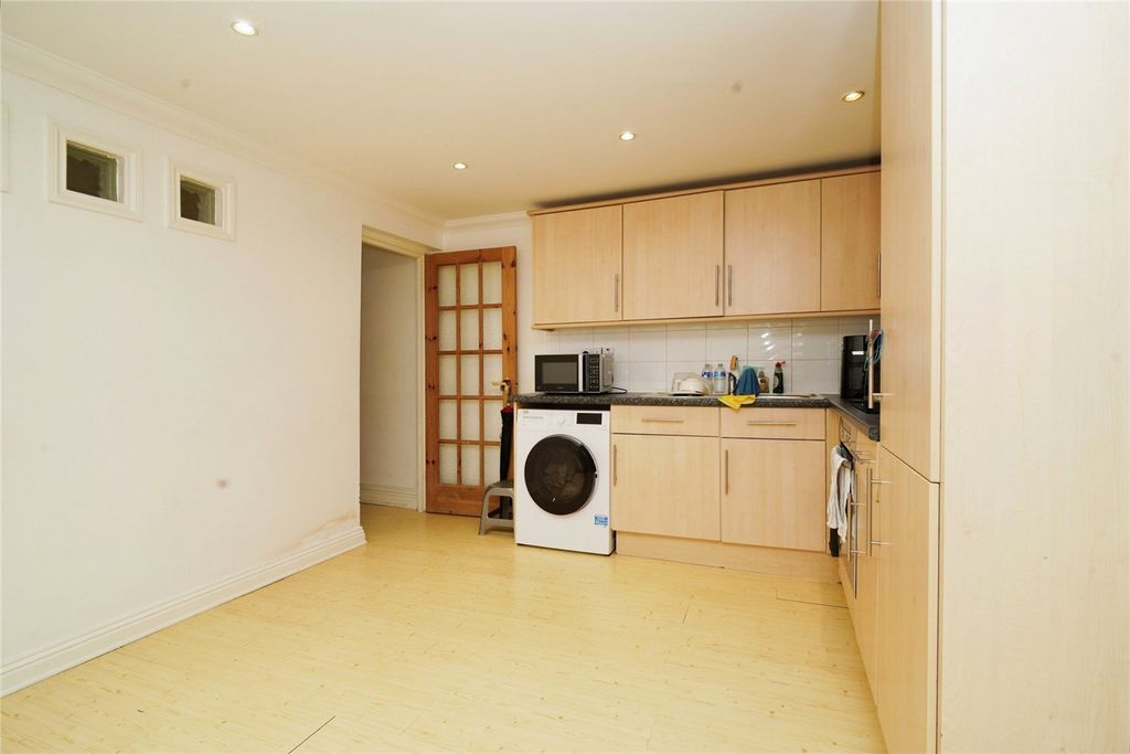 Property photo 2 of 10 Picture No. 08