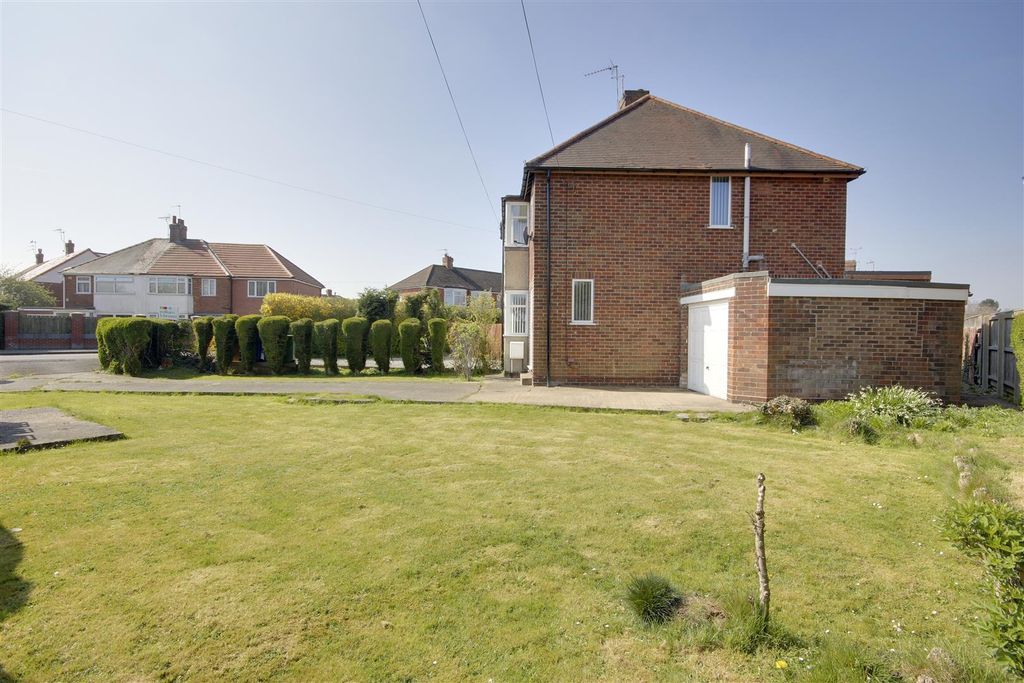 Property photo 2 of 13 Outside