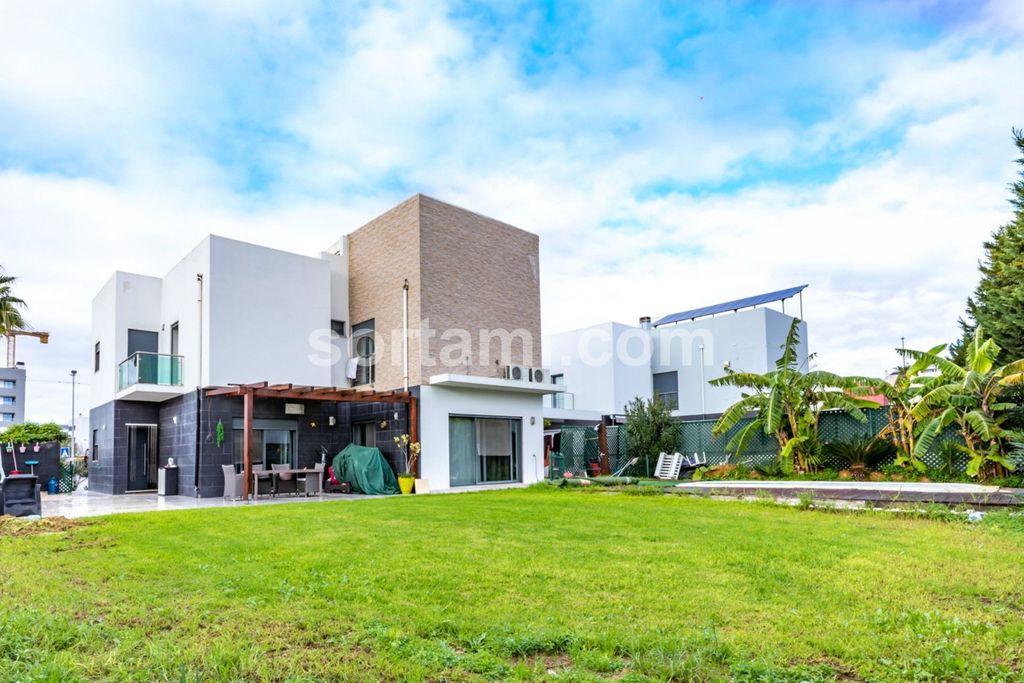 Property photo 2 of 37