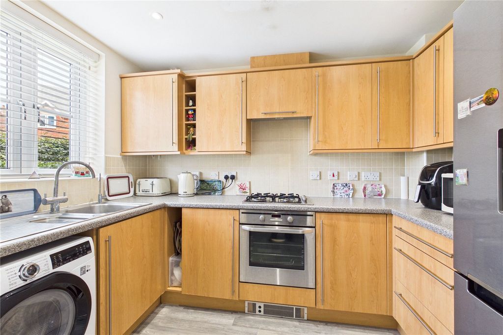 Property photo 3 of 16 Kitchen