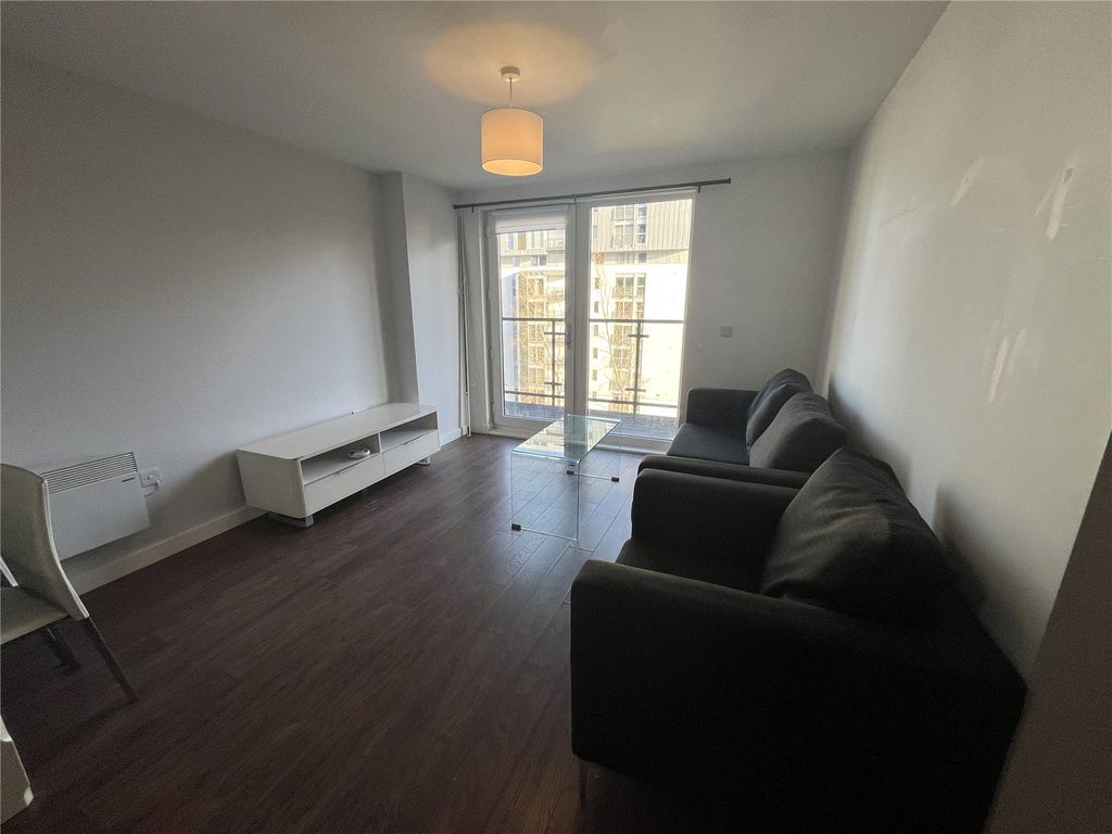 Property photo 3 of 19 Picture No. 06