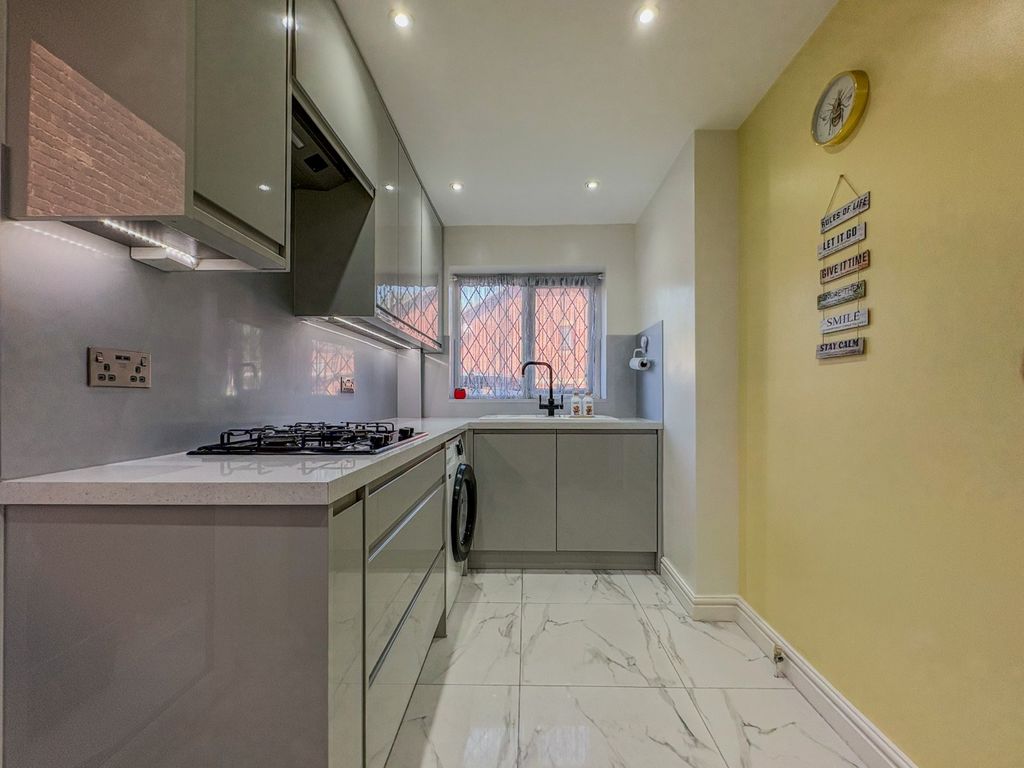 Property photo 3 of 25 5279924