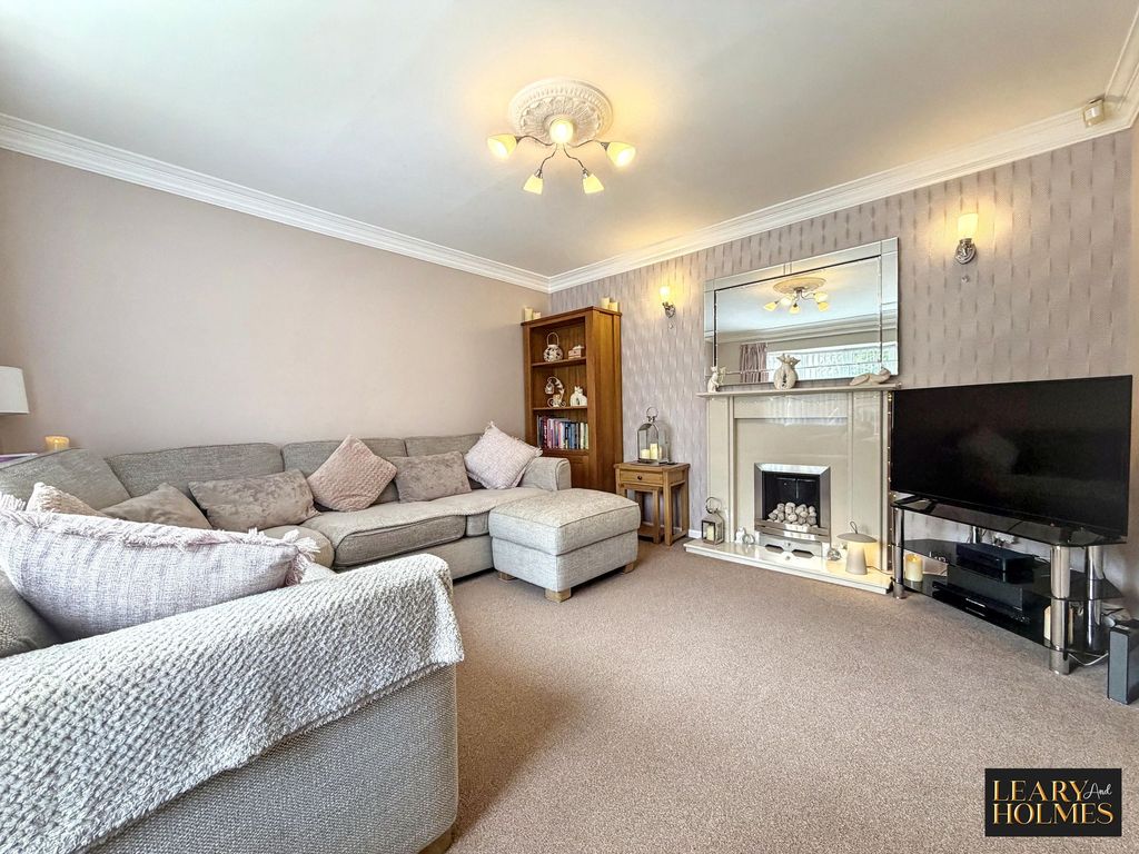 Property photo 2 of 27