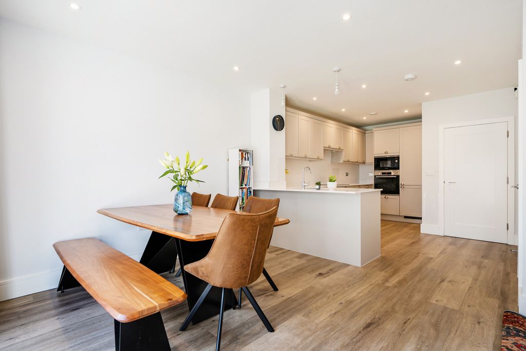 Property photo 2 of 15 1434821-18-69c50F...