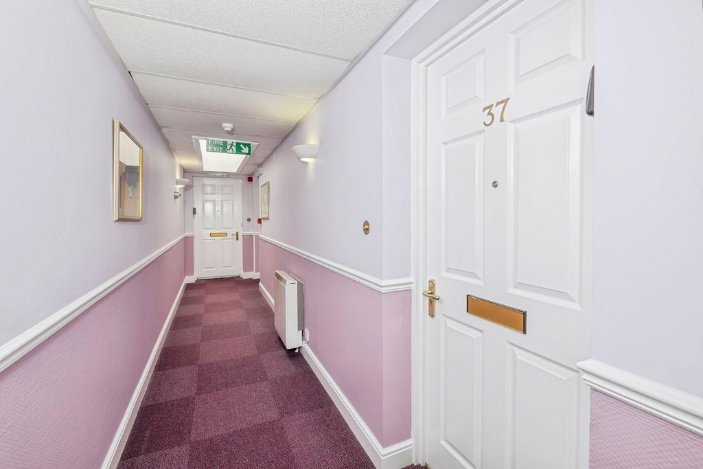 Property photo 2 of 14 Entrance