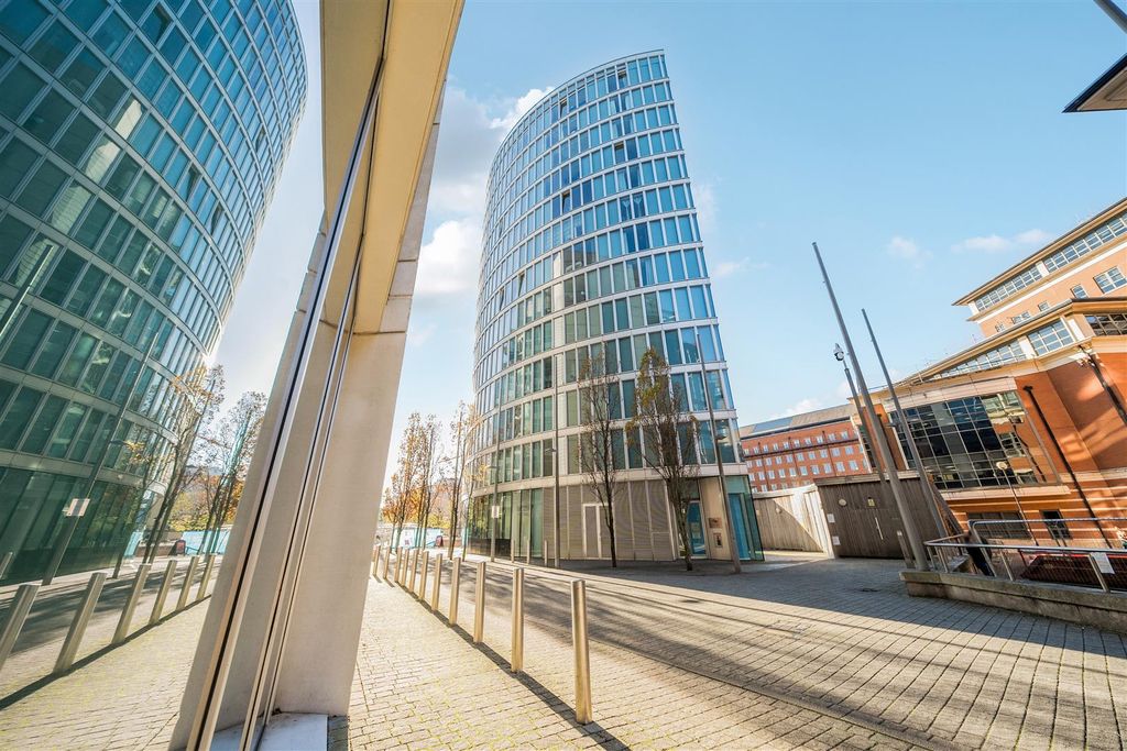 Property photo 1 of 11 1383861-2-6920556374c31.Jpg