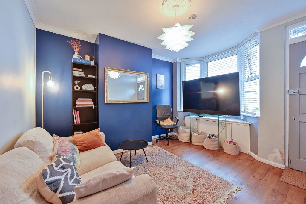 Property photo 2 of 13