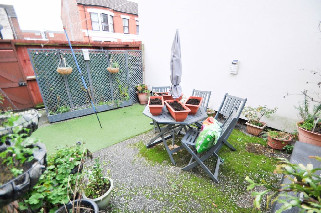 Property photo 3 of 28