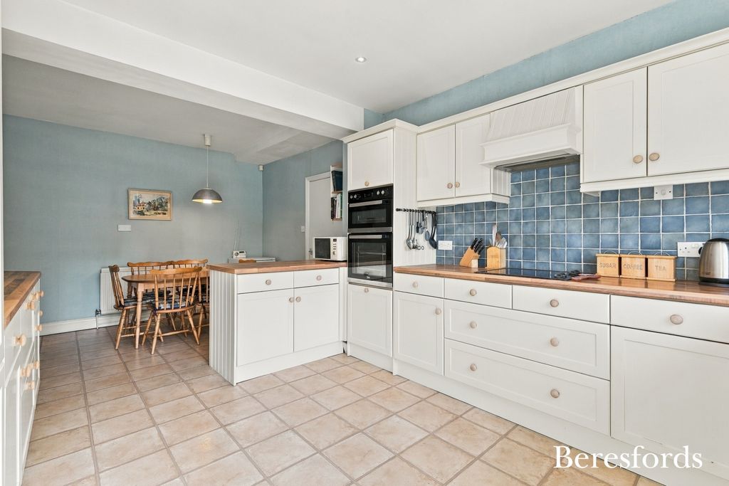Property photo 2 of 23 Picture No. 19
