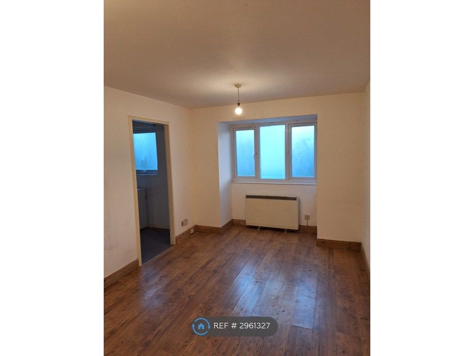 Property photo 1 of 10 Living Room To Window