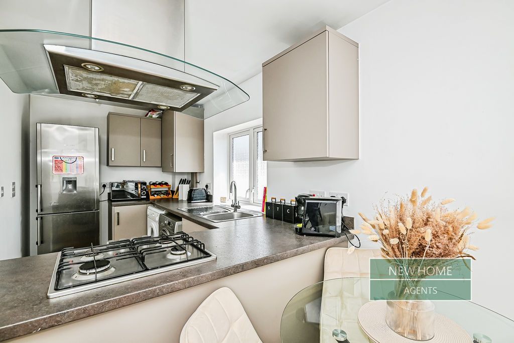 Property photo 3 of 11 Photo 11