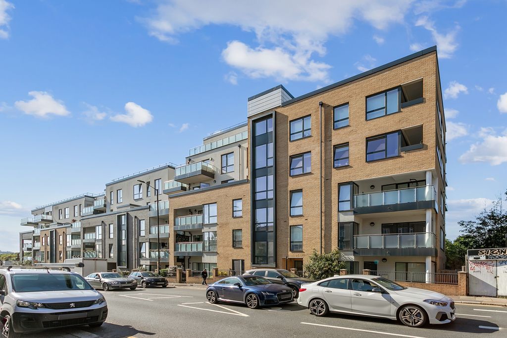 Property photo 1 of 12 1 Bed Flat For Sale Montmorency House, London N11