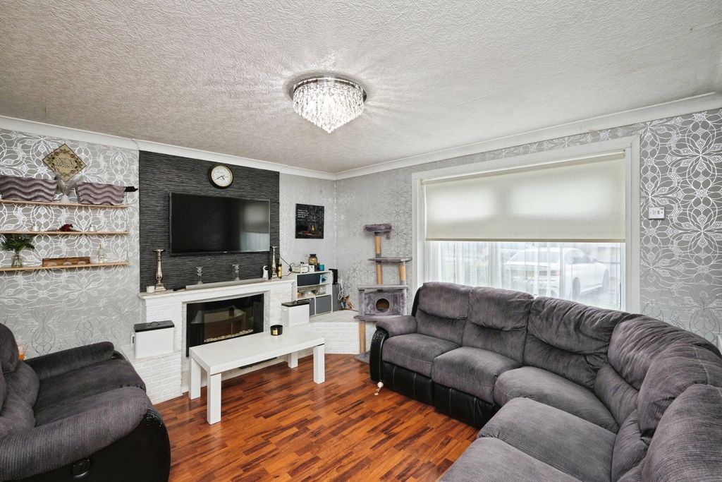 Property photo 2 of 20 Pbox-Img.Jpg