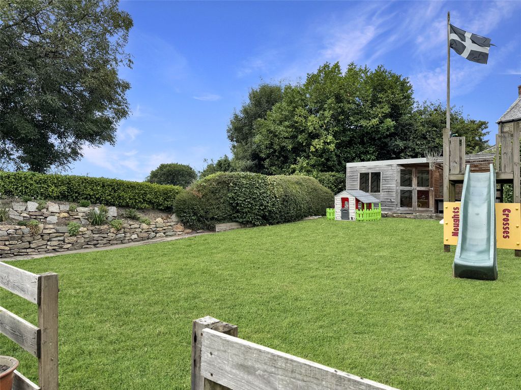 Property photo 3 of 17 3 - Picture No. 04