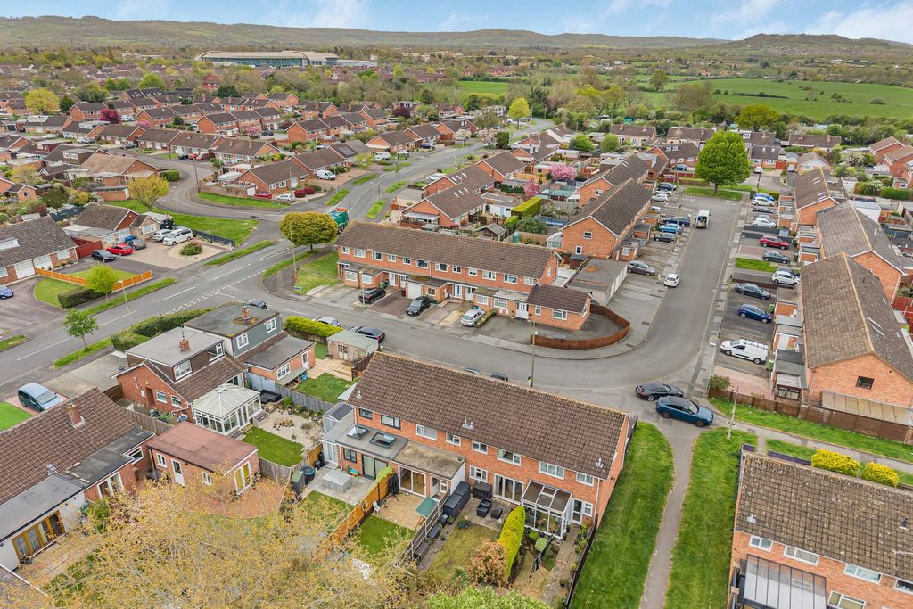 Property photo 2 of 14