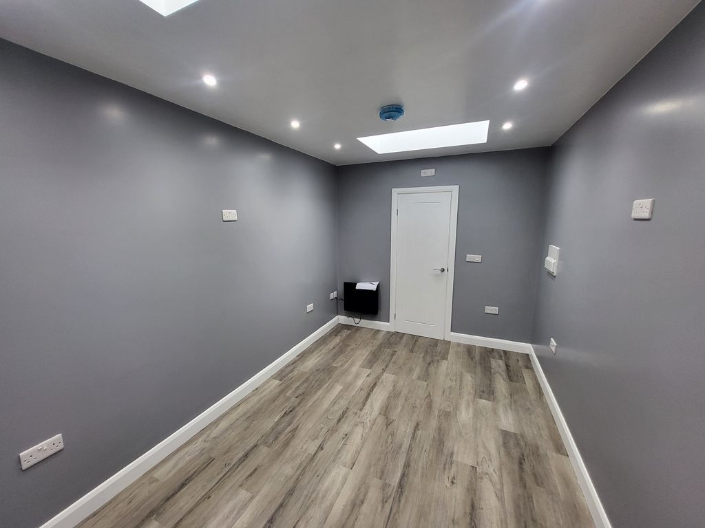 Property photo 2 of 11 Front