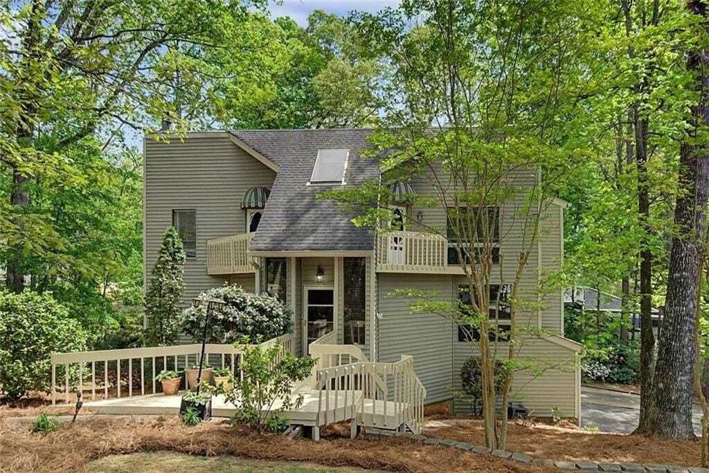 Property photo 1 of 31