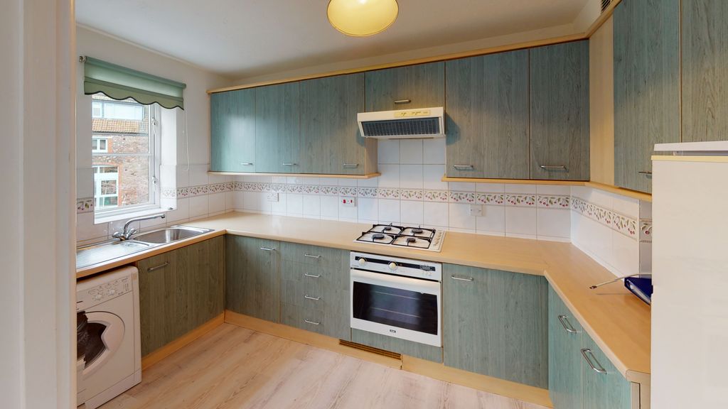 Property photo 1 of 6 5-Pooles-Wharf-Court