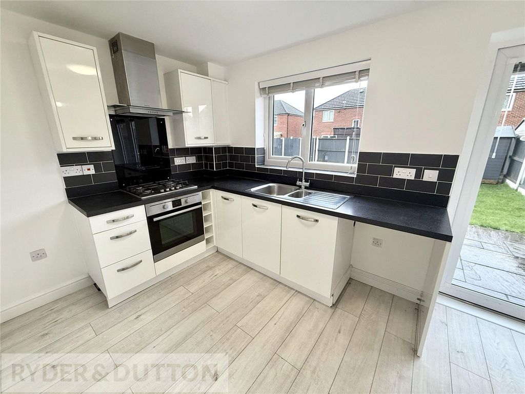 Property photo 3 of 29 Kitchen