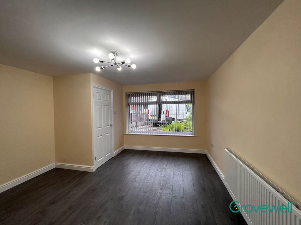 Property photo 2 of 28