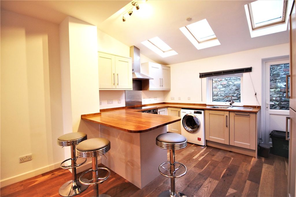 Property photo 2 of 14 Picture No. 15