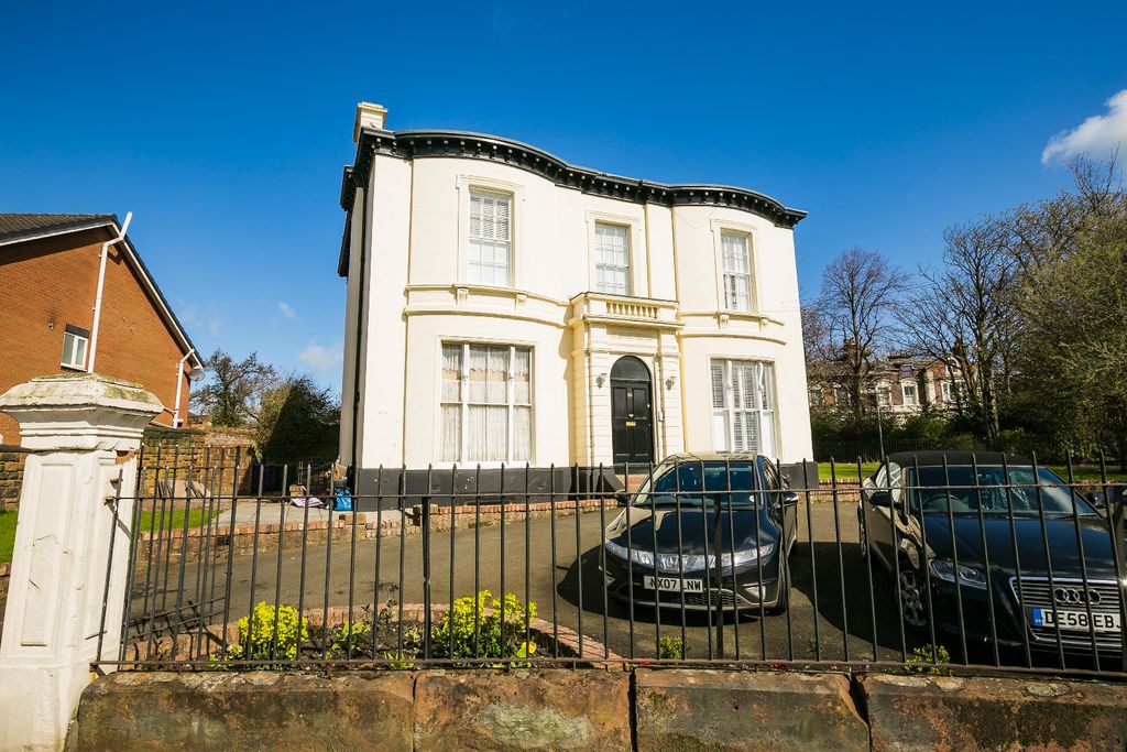 Property photo 2 of 7