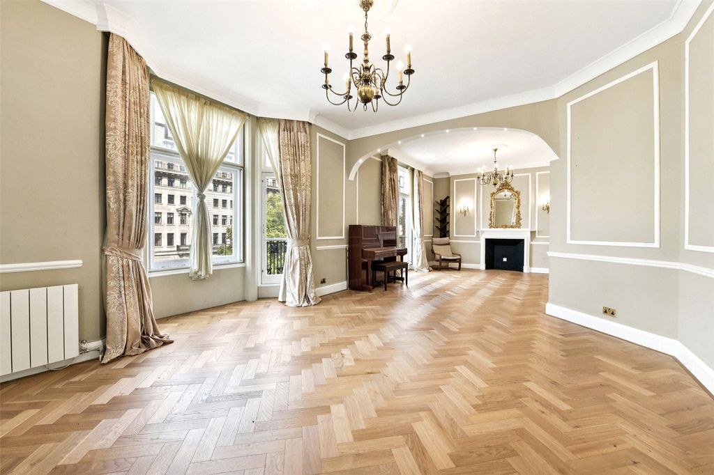 Property photo 3 of 8 Reception Room