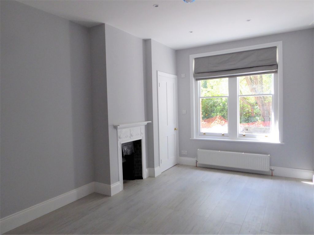 Property photo 3 of 12 Dining Room