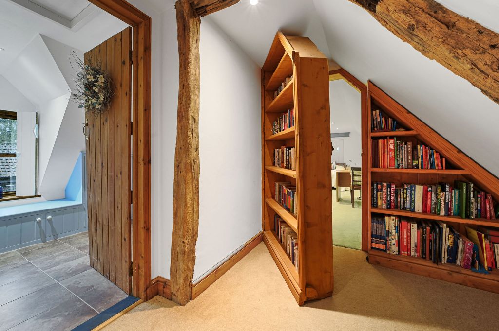 Property photo 3 of 35