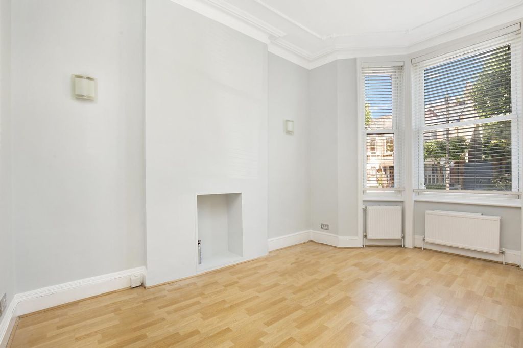 Property photo 1 of 11 Reception