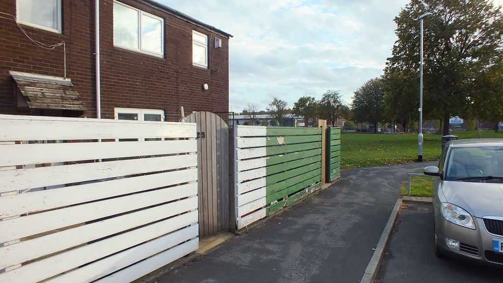 Property photo 2 of 10