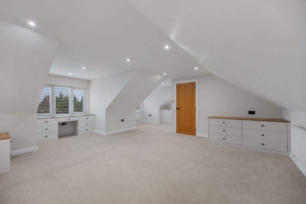 Property photo 3 of 58