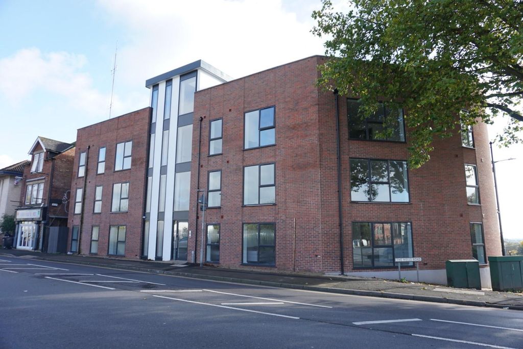 Property photo 1 of 7