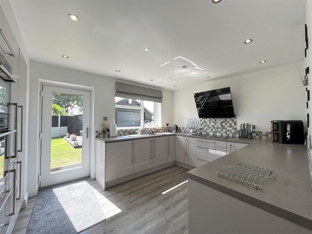 Property photo 3 of 31 Img_0835.Jpg