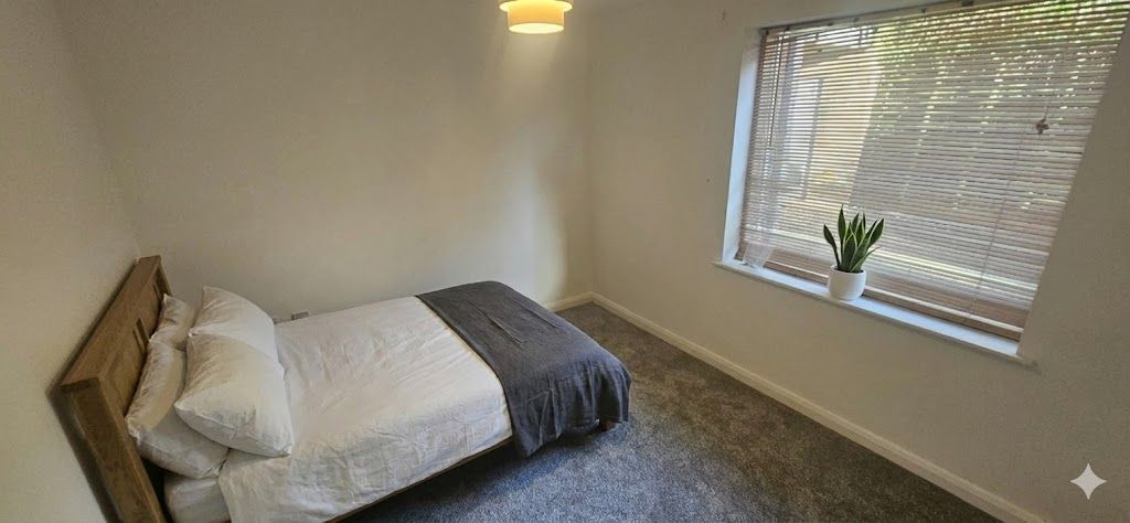 Property photo 3 of 7 Bedroom 2