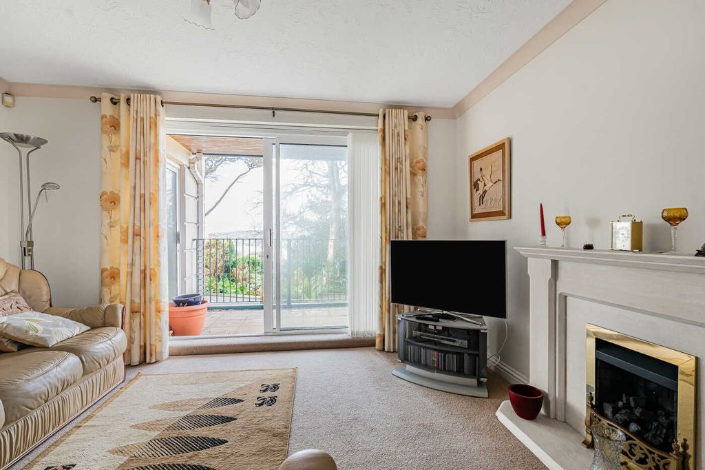 Property photo 3 of 19