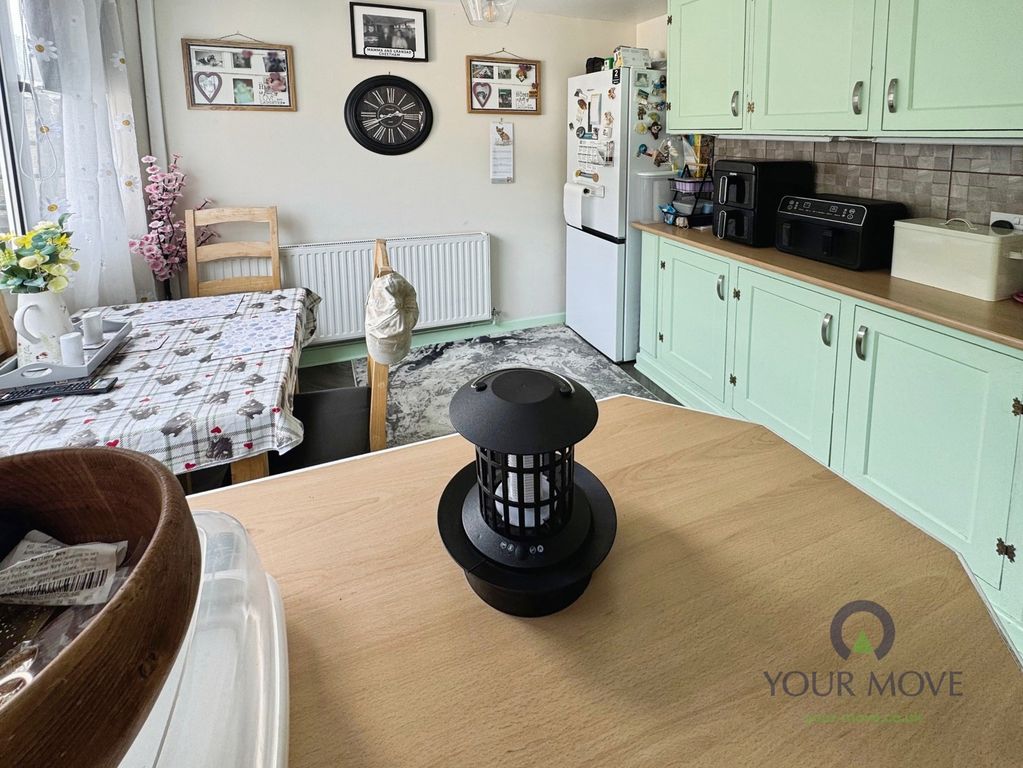Property photo 2 of 23 Kitchen