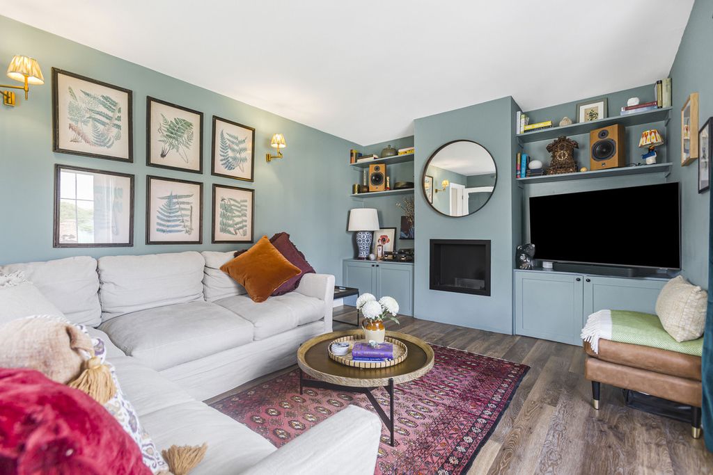 Property photo 3 of 16