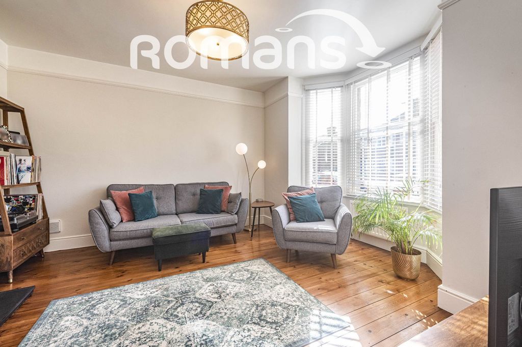 Property photo 3 of 19 35Beaconsfieldroad-1