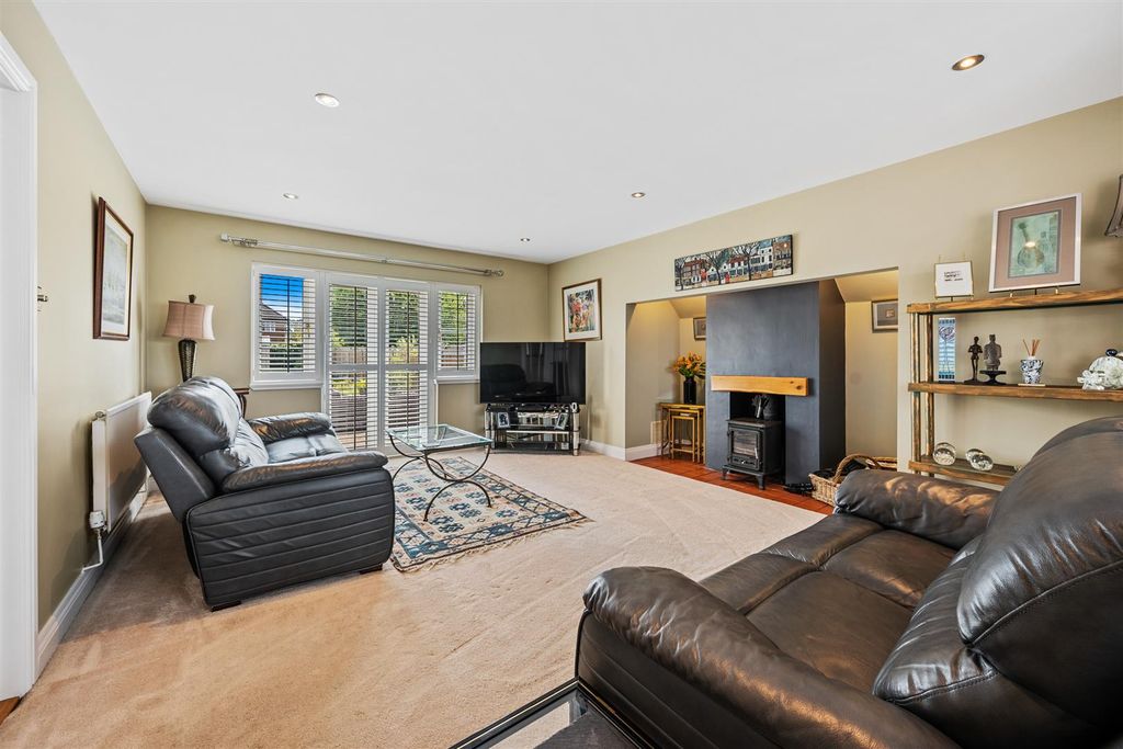 Property photo 2 of 45 Standorhouseweb16.Jpg