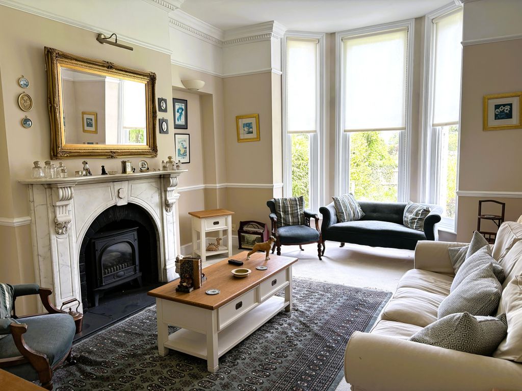 Property photo 2 of 10 Sitting Room