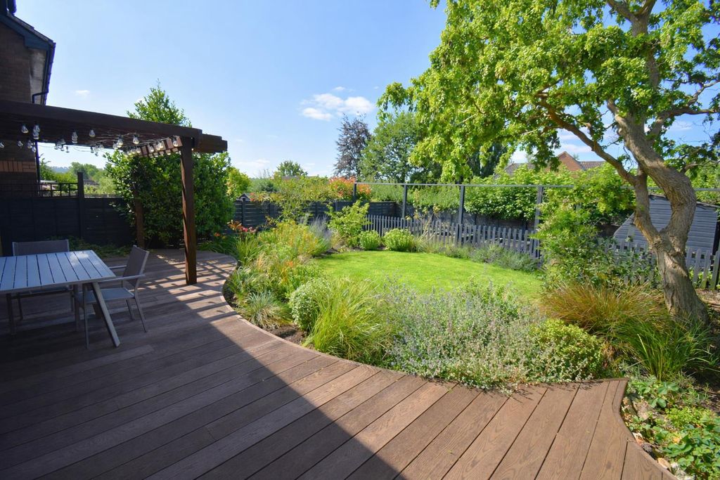 Property photo 2 of 21