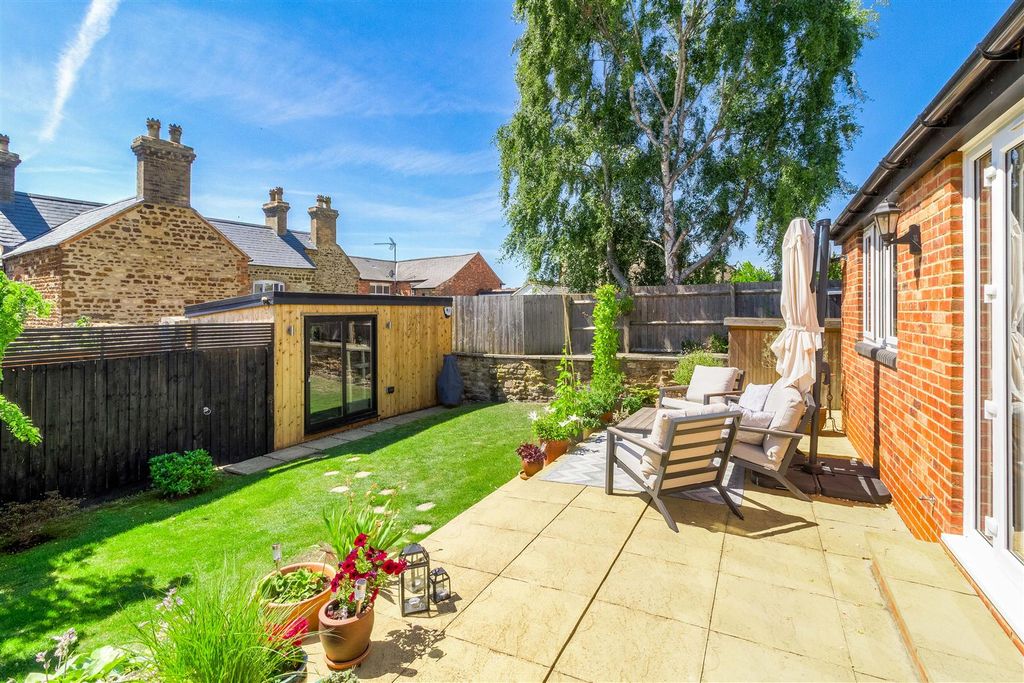 Property photo 2 of 18 Rear Garden & Home Office/Garden Room