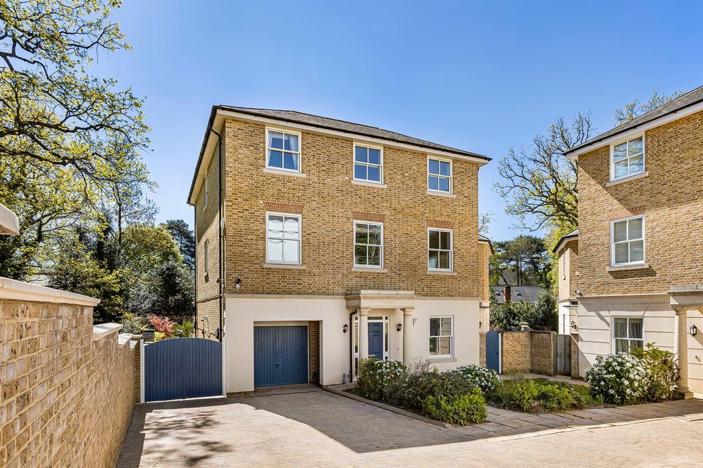 Additional image 21 of 6 bed detached house for saleNoahs Court Gardens, Hertford SG13
