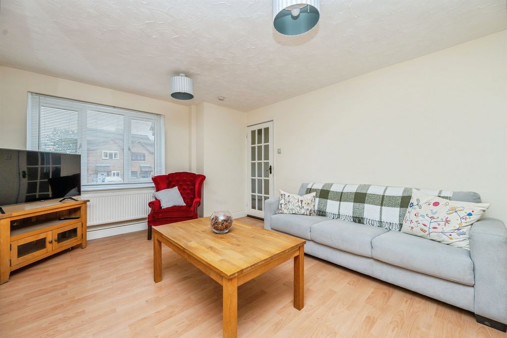 Property photo 2 of 14