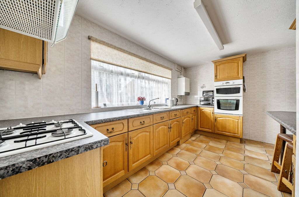 Property photo 3 of 12 15118537