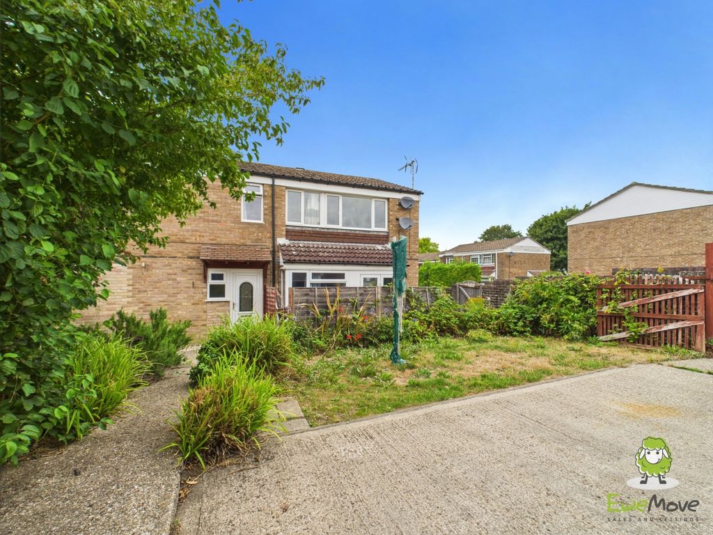 Property photo 1 of 11 Ewemove Estate Agents Basingstoke