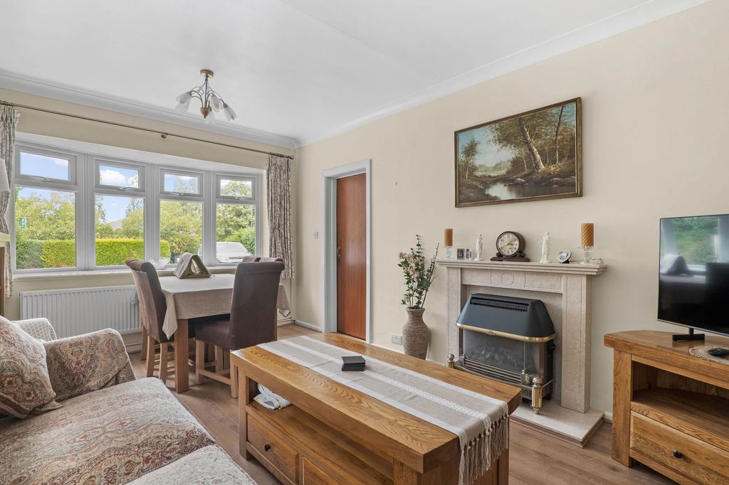 Property photo 3 of 11